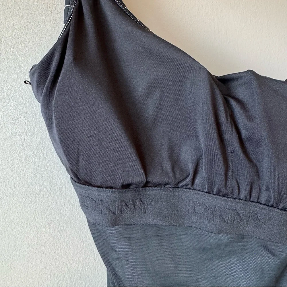 DKNY Women's Black and White Starburst One Piece Bathing Suit Size Large‎ - Picture 8 of 15